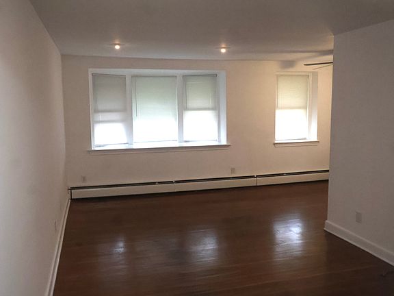 3rd image of 43 E La Crosse Ave APT 1