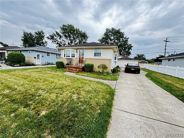 13 Satinwood Dr — Photo 1