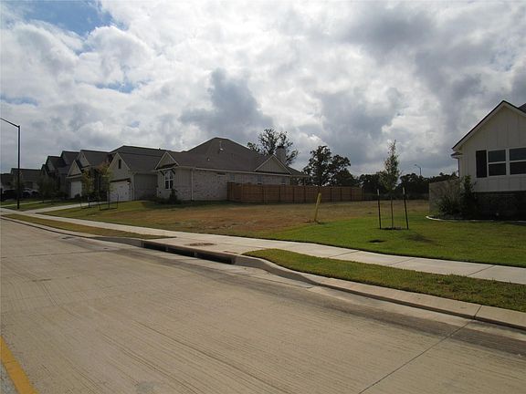 4th image of Brownway Dr