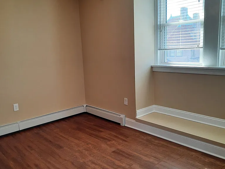 719 N Duke St — Photo 7