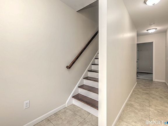5th image of 10 Barnum Court #10