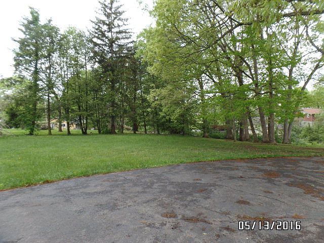 2nd image of 527 N Lilly Dr