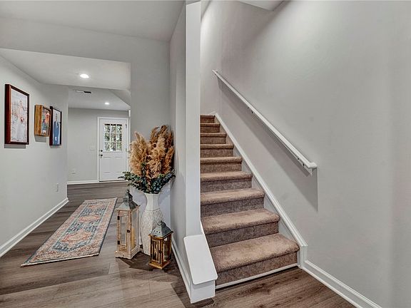 4th image of 223 Coldwater Creek Ct