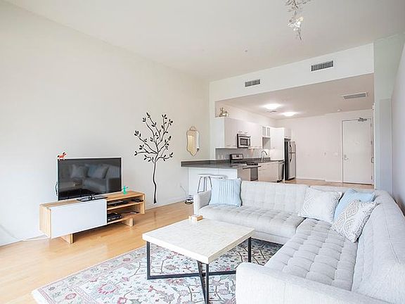 3rd image of 238 S Arroyo Pkwy Unit 312