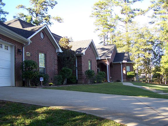 3rd image of 400 Cameron St
