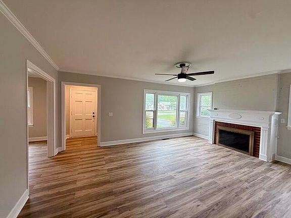 3rd image of 1316 Poplar St