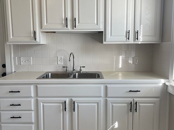 2nd image of 2197 Wascana Ave