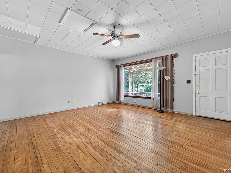 4 Montgomery Rd #1 — Photo 4