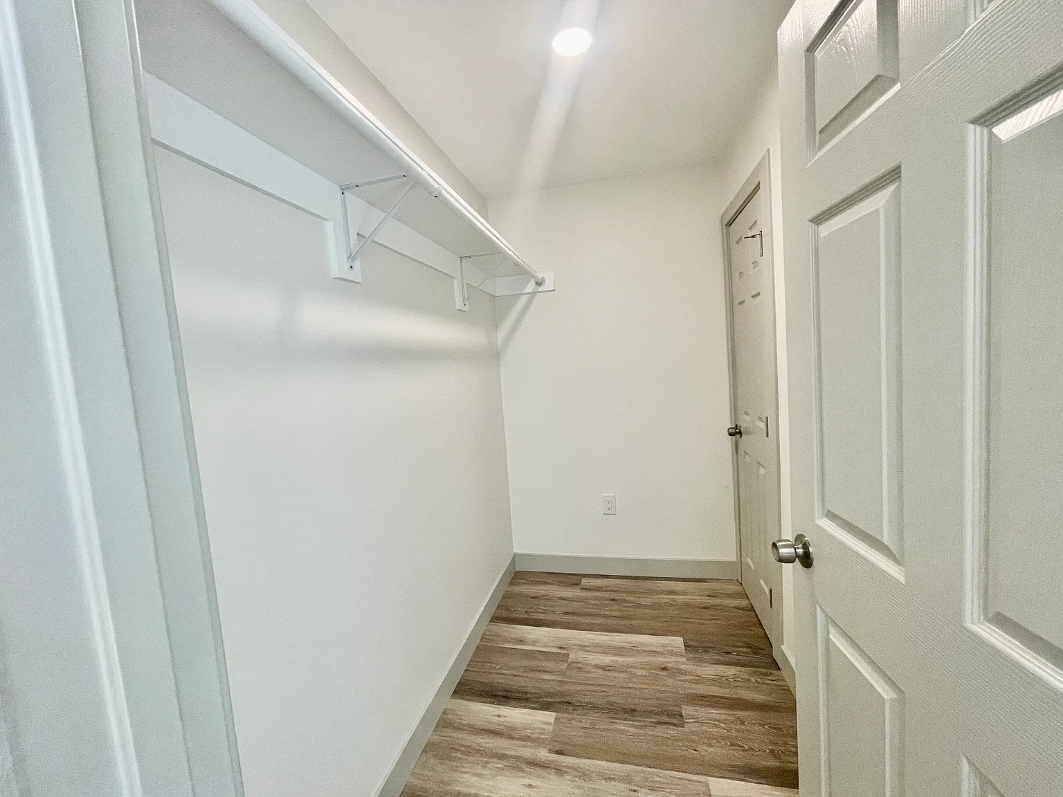 1 bed, 587 sqft, $2,000 — Photo 4