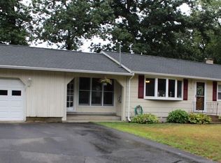 11 Crestwood Cir, Westfield, MA 01085
