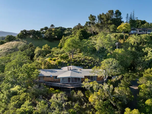137 Pinon Dr, Portola Valley, CA 94028