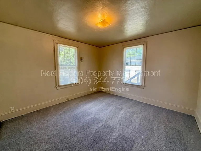2309 College St — Photo 17