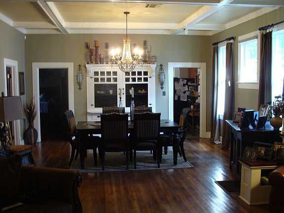 2nd image of 1121 Hodges St