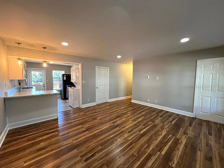 223 Judd St — Photo 2