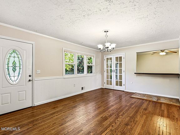 5th image of 2627 Ridgeway Road