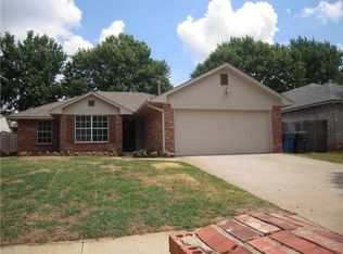 9221 Orange Dr, Midwest City, OK 73130