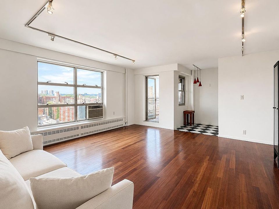 1st image of 100 La Salle St APT 13A