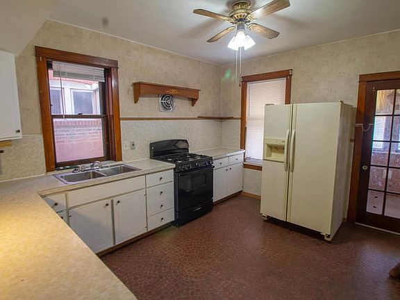 2nd image of 5819 Goener Ave #1