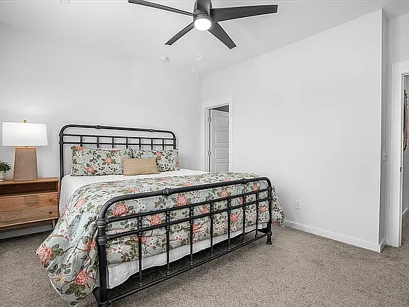 654 Blueway Ave — Photo 10