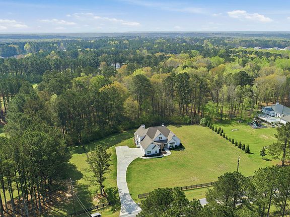 3rd image of 1058 Lawshe Rd