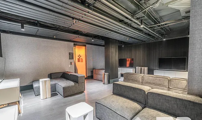 Rented by The KCI Group | media 48