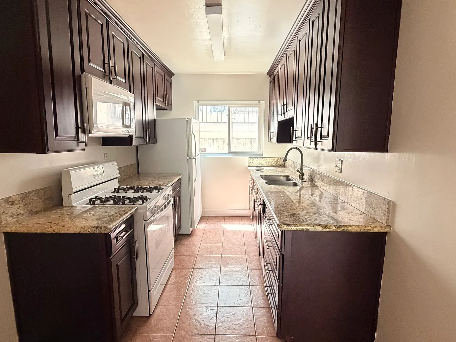 1 bed, 850 sqft, $2,000 — Photo 1