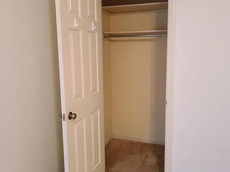 6416 Meadow View Dr — Photo 41