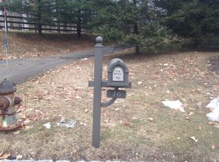 16 Coddington Ln, Califon, NJ 07830