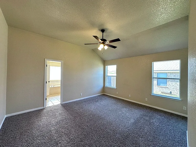 2601 Lavender Ln — Photo 18