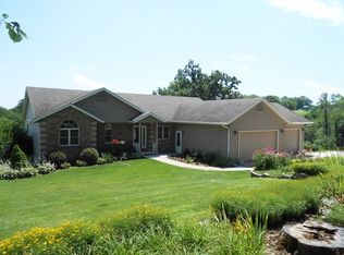 7289 112th St, Blue Grass, IA 52726
