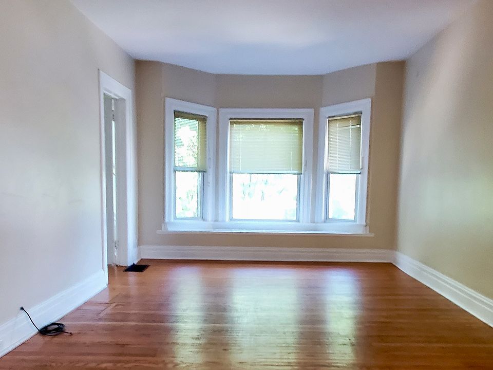 1st image of 184 Saint James Pl Floor 2