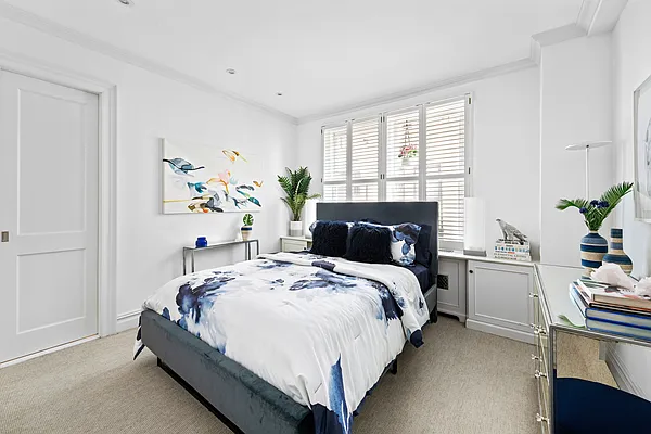 Sold by Compass | media 10