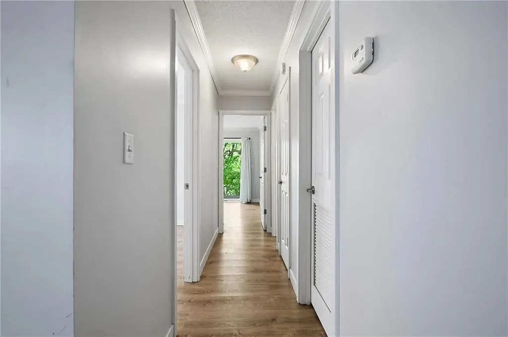1 bed, 1.0 bath, $800 — Photo 3