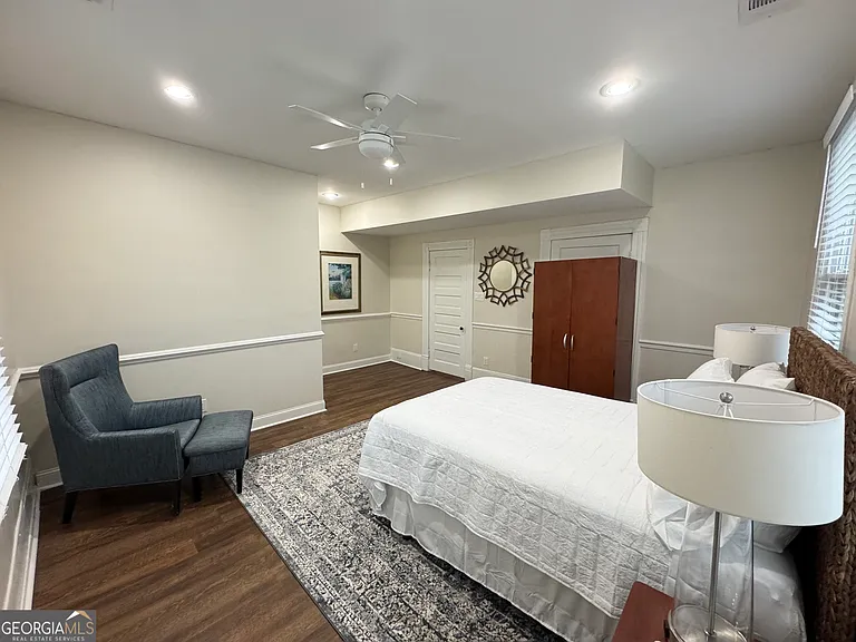 765 Walnut Loft #UPSTAIRS LOFT — Photo 8