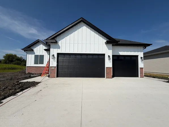 521 Timberline Dr, Gilbert, IA 50105