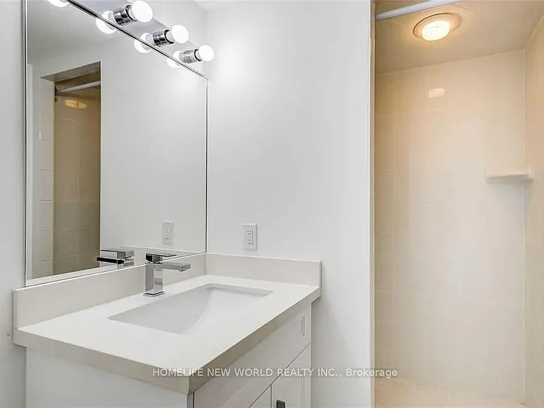 633 Bay St #2523 — Photo 17