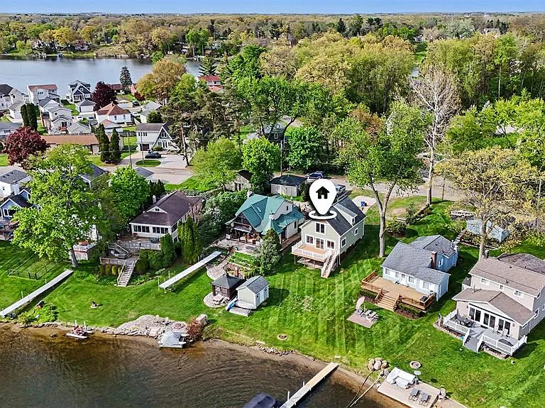 10280 Lakeside Dr — Photo 32