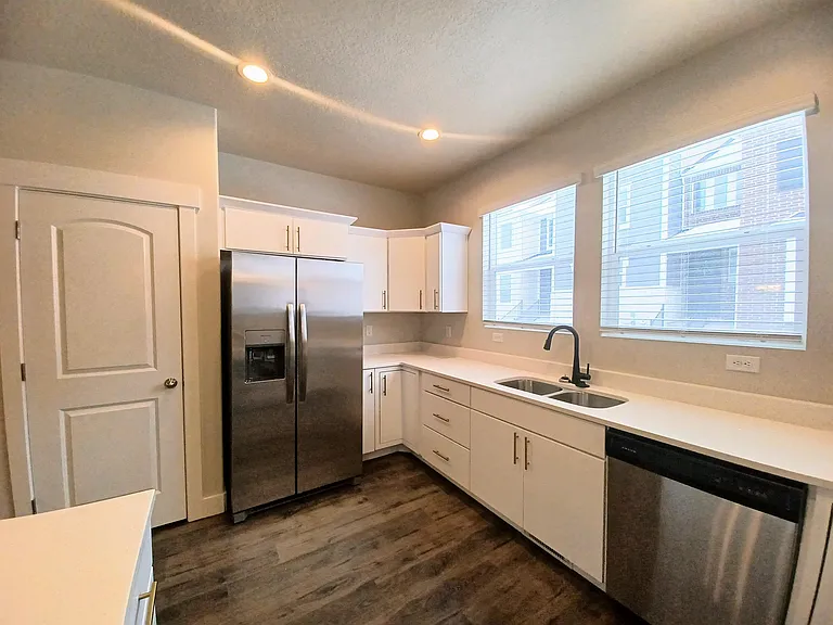 2021 N 3960 W — Photo 43