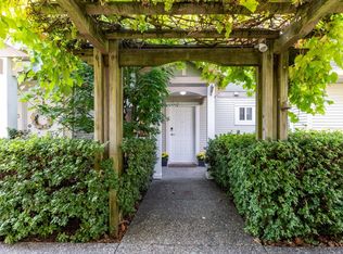 1233 W 16th St #2, North Vancouver, BC V7P 1R5