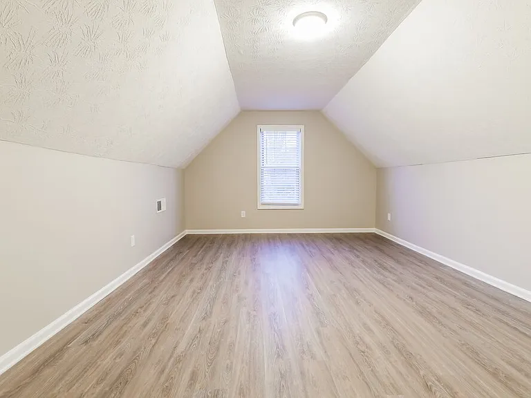 615 Waltman Point Pl — Photo 8