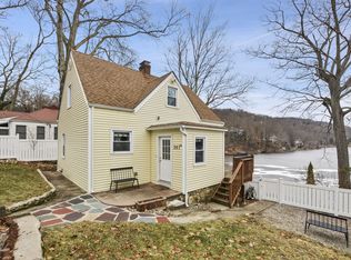 207 Lake Shore Rd, Putnam Valley, NY 10579