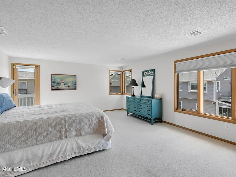 304 Oceanfront — Photo 27
