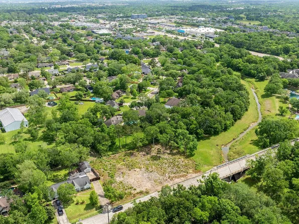 1405 Greenbriar Ave, Friendswood, TX 77546