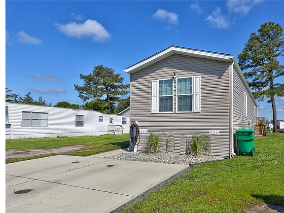 3rd image of 35549 Pine Dr