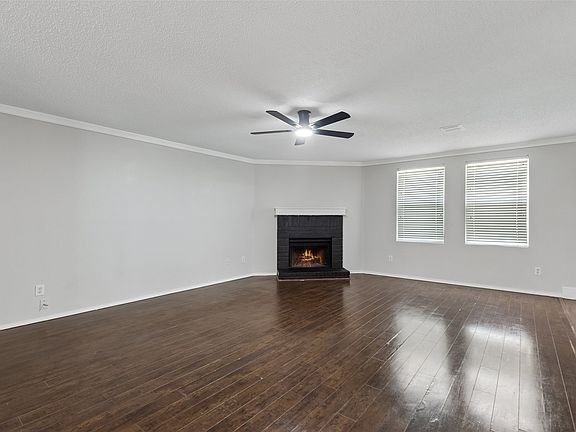 4th image of 2901 Montague Trl