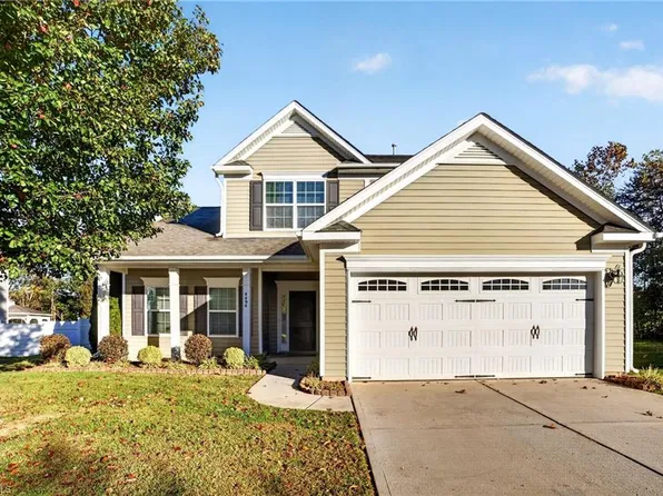 4494 Redfern Pl, Winston Salem, NC 27107