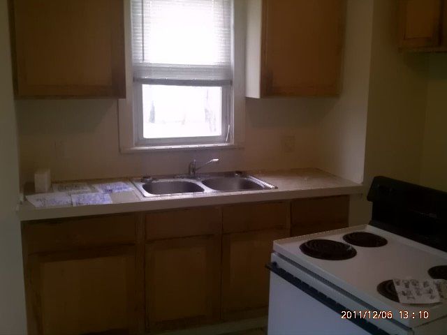 2nd image of 1492 Duxberry Ave
