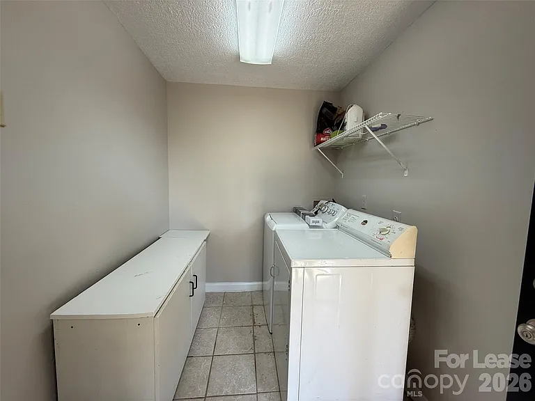 917 Spruce St — Photo 28