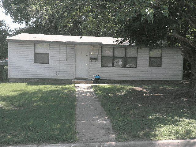 2nd image of 204 Evergreen Dr