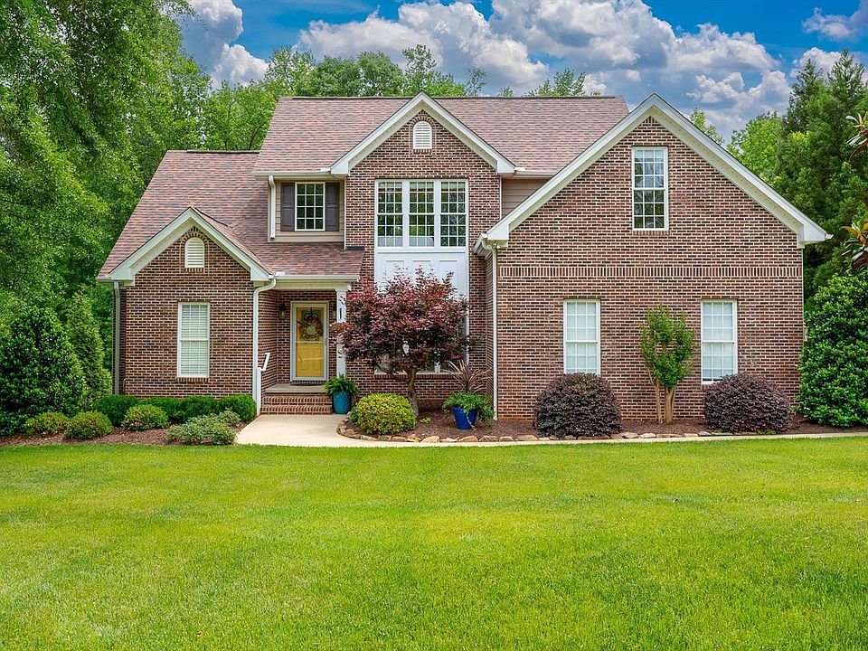 1st image of 467 Sunset Pointe Dr